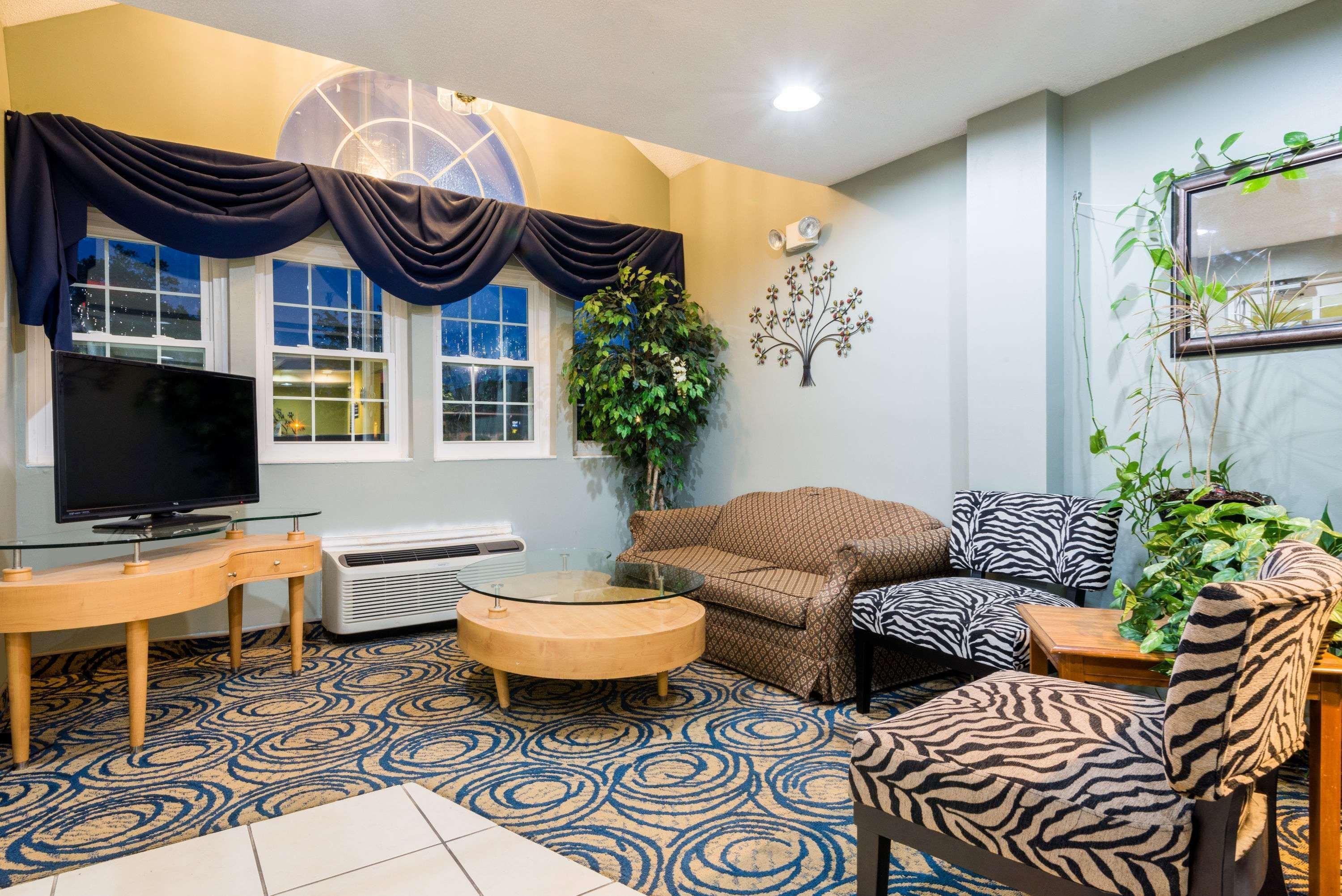 Microtel Inn & Suites By Wyndham Riverside Dayton Exteriör bild