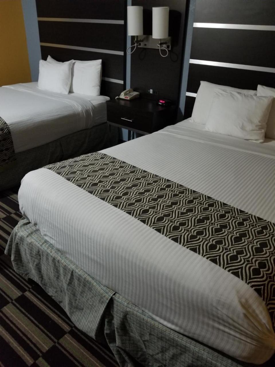 Microtel Inn & Suites By Wyndham Riverside Dayton Exteriör bild