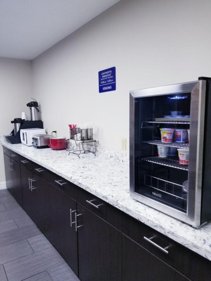 Microtel Inn & Suites By Wyndham Riverside Dayton Exteriör bild